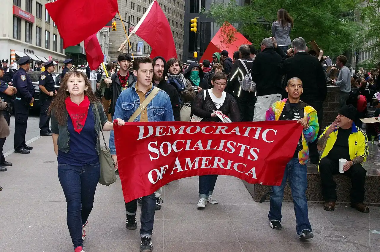 socialistas de EEUU protestando