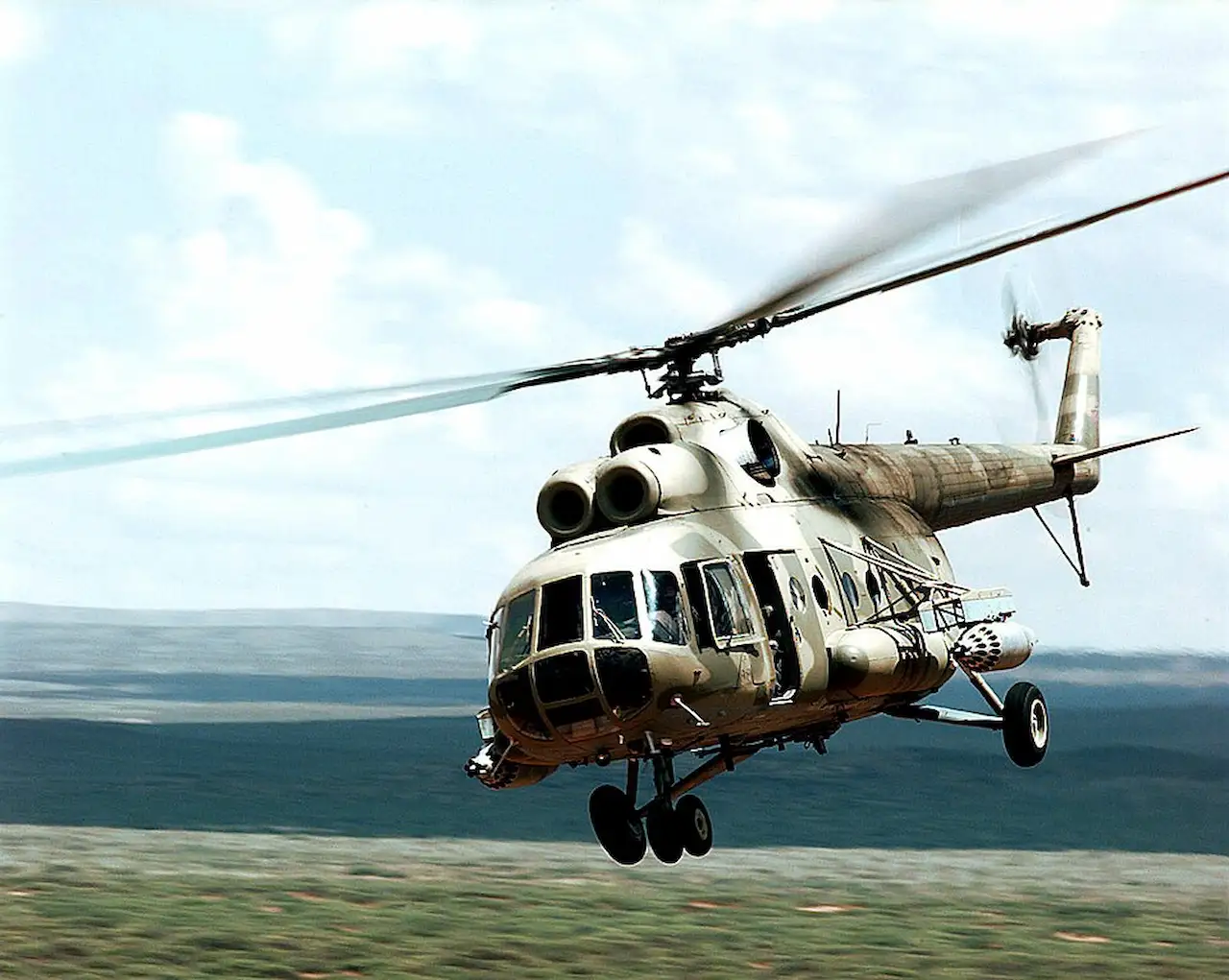 un helicoptero ruso mi-8
