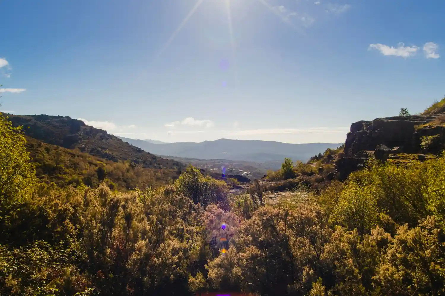 valle en españa con sol de septiembre