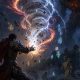Héroe acorazado canalizando magia elemental de viento, rayo y fuego frente a una criatura colosal en ruinas antiguas