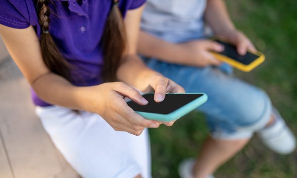Grecia prohíbe las redes sociales a los menores de 15 años a partir de 2027