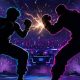 Arena de torneo de juego de lucha con dos luchadores silueteados bajo focos